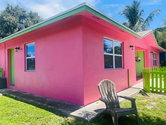 Building Photo - 201 Palm St