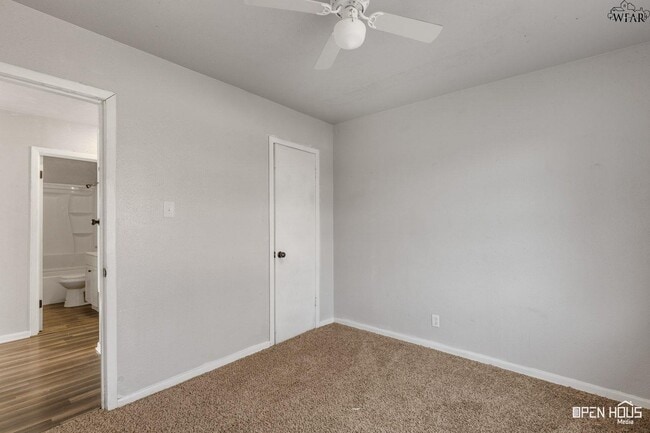 Building Photo - 1411 Deville St