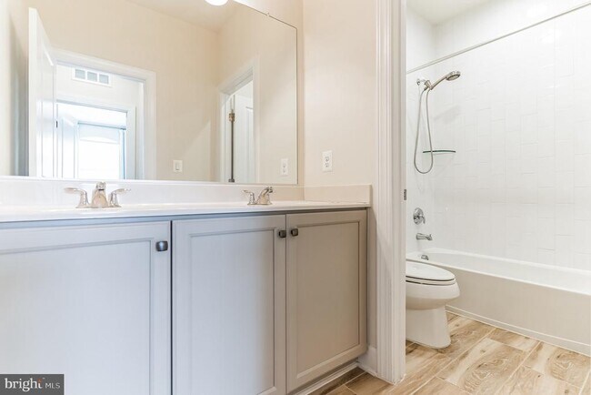 Building Photo - 42301 Ashmead Ter