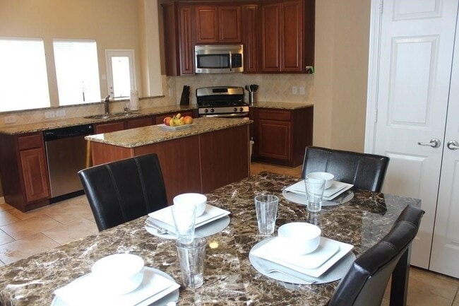 Building Photo - 111 S Rocky Point Cir