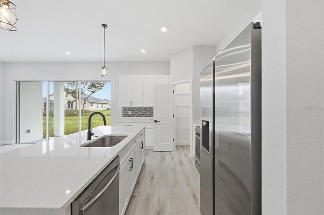 Building Photo - 13975 SW 27 Ct Rd