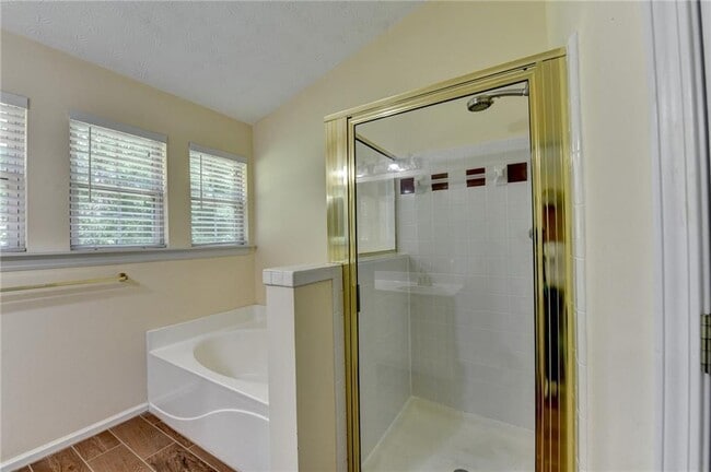Building Photo - 3380 McClure Woods Dr