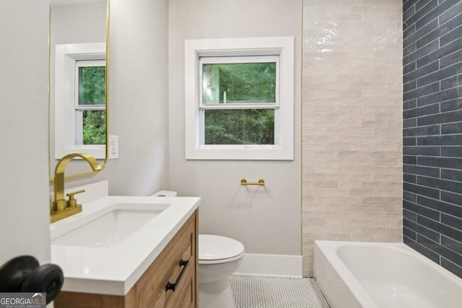 Building Photo - 2909 Diana Dr SW