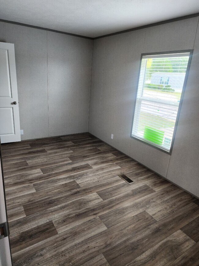 Building Photo - 3601 Hill Ave