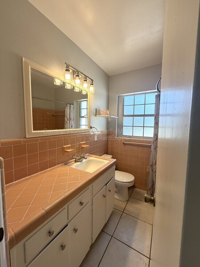 Building Photo - 1947 Summerfield Rd