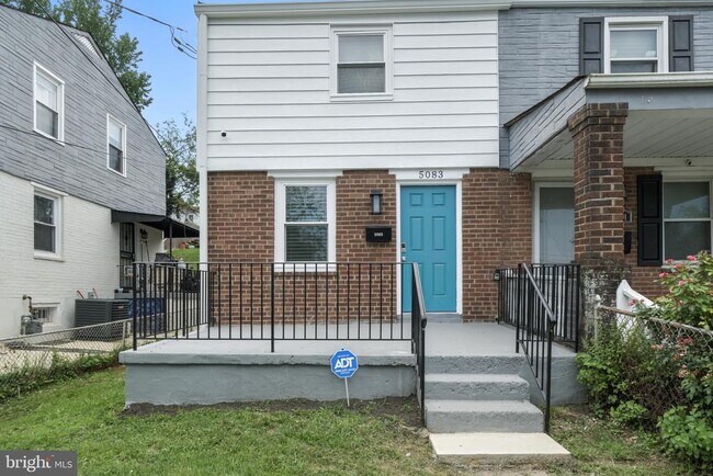 Building Photo - 5083 Just St NE