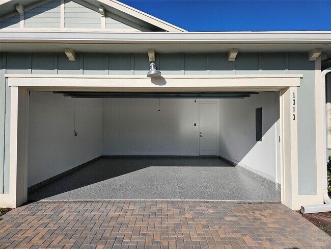 Building Photo - 1313 Haywagon Tr.