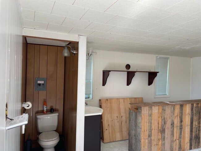 Building Photo - COMING SOON! 3 Bed 1 Bath in Shippensburg,...