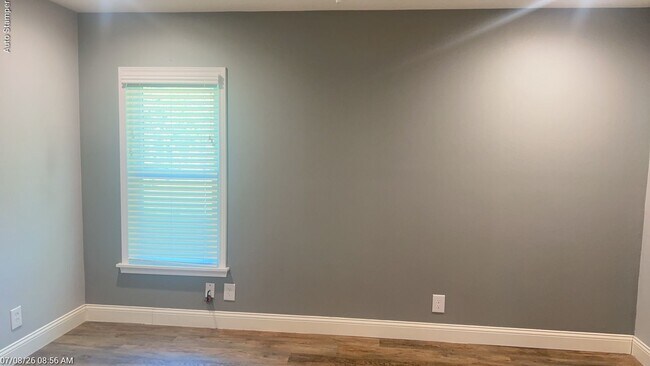 Building Photo - 104 Varsity Cir