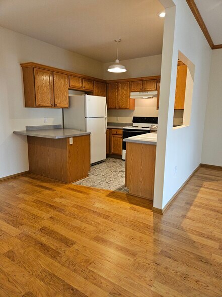 Dinette Kitchen - 1728 Birchwood St
