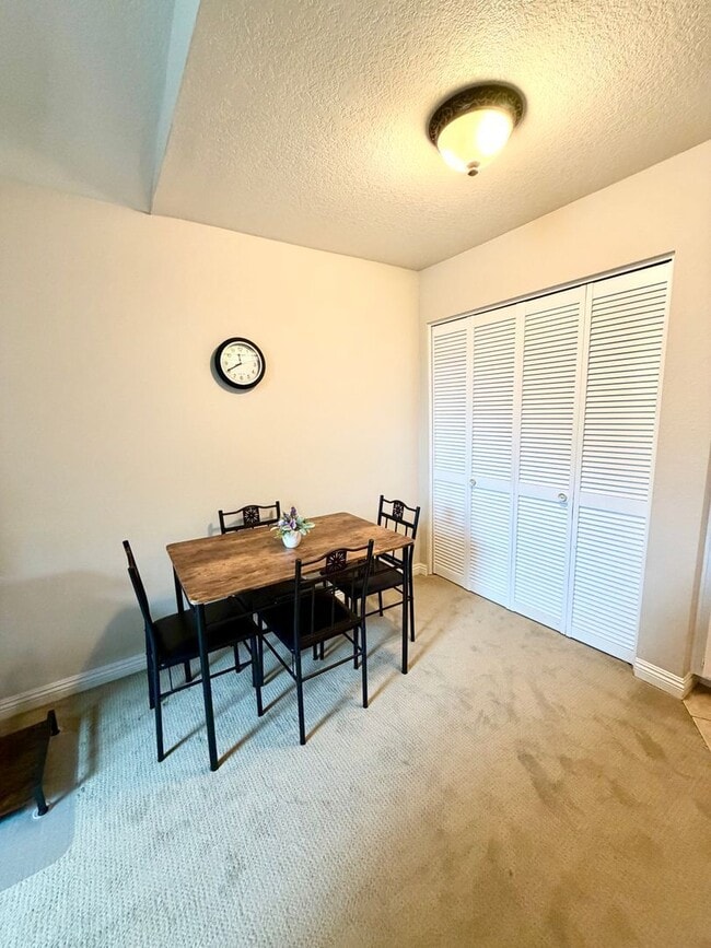 Building Photo - 76 Gavilan