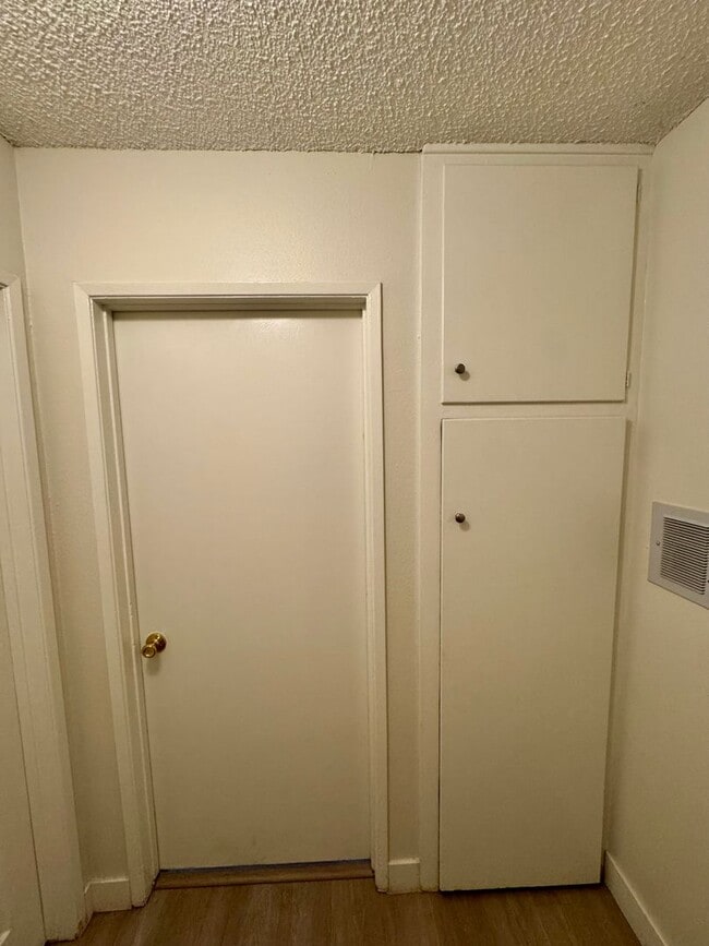 Building Photo - Beautifully Renovated 2 Bed / 1 Bath Apartment for Rent in Los Alamitos!