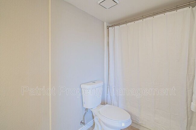 Building Photo - 10527 E Fanfol Ln