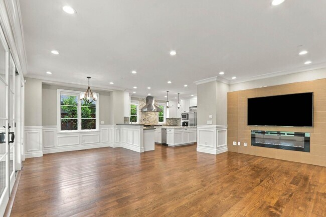 Building Photo - 3878 Magnolia Dr