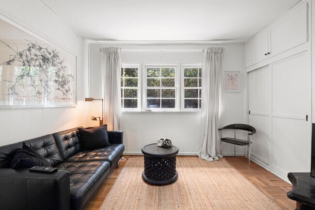 Building Photo - Fully Furnished: Mid-Century w/views of Griffith Observatory in the Hollywood Hills!