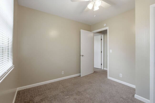 Building Photo - 758 McPherson Dr