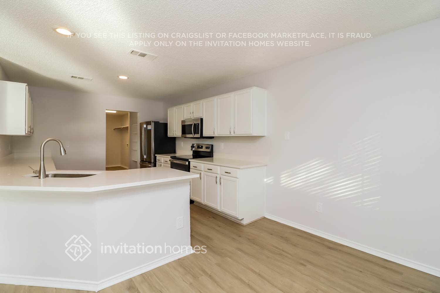 Building Photo - 632 Creekview Dr