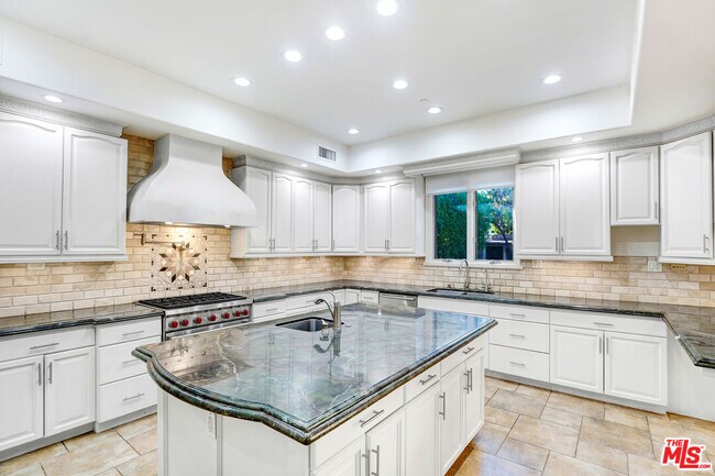 Building Photo - 219 S Willaman Dr