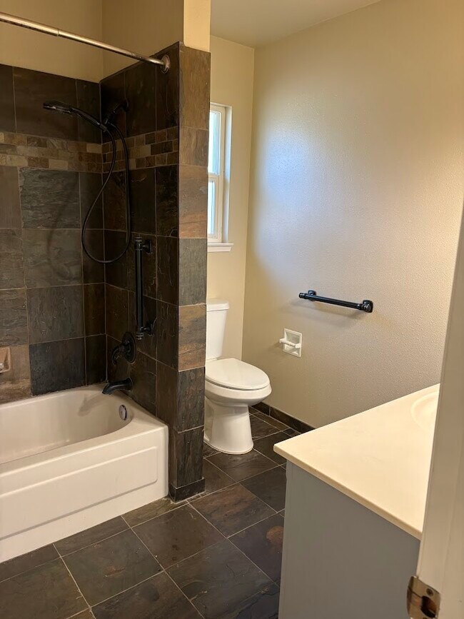 Building Photo - 47 Shari Ln