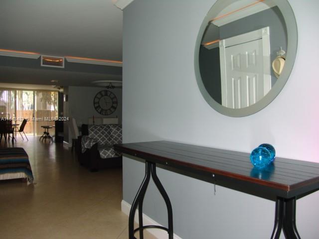 Building Photo - 802 NE 27th Ave