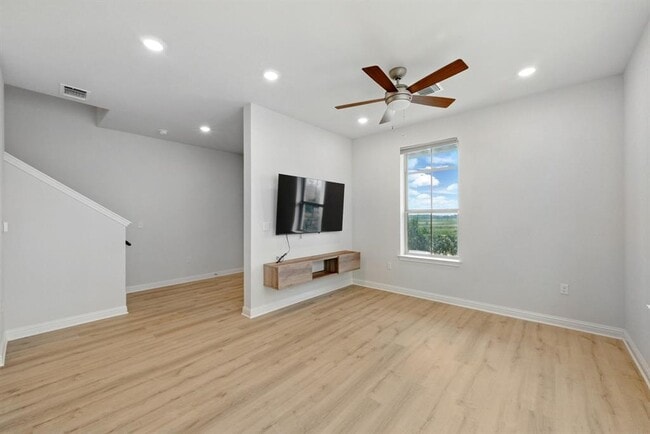 Building Photo - 7503 Lauper Dr