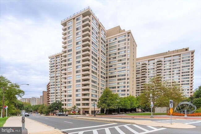 Building Photo - 4515 Willard Ave