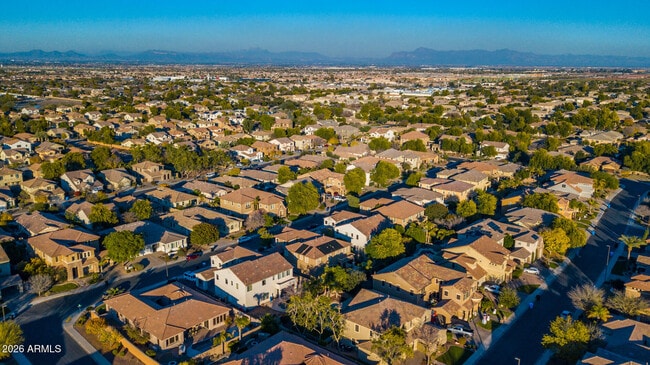 Building Photo - 2681 E Hampton Ln