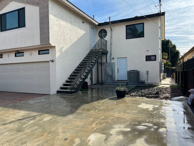 Entrance to unit - 51 W 53rd St