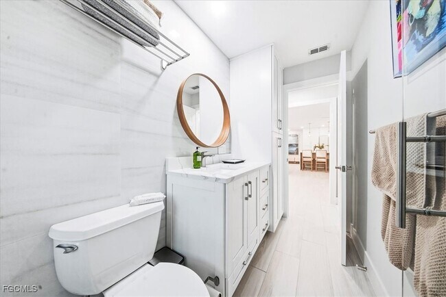 Building Photo - 4548 Genoa Ave