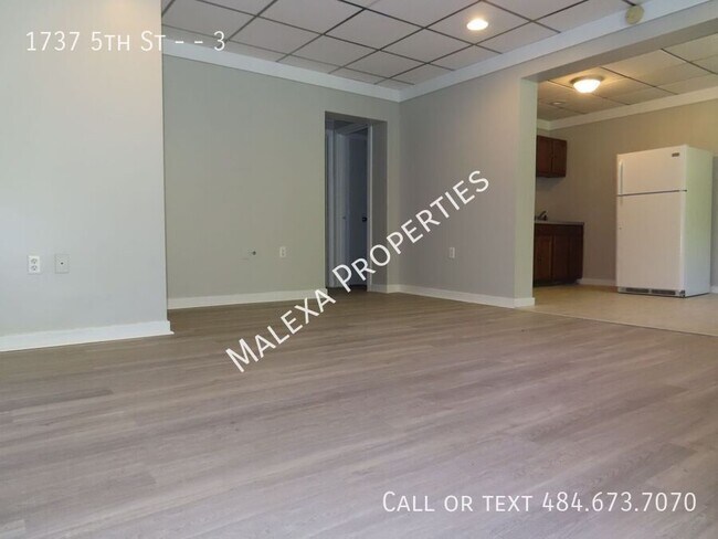 Building Photo - 1737 5th St