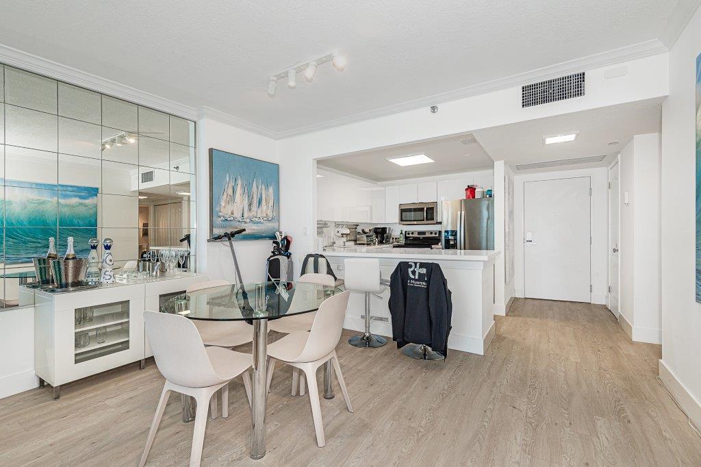 Building Photo - 2301 Collins Ave