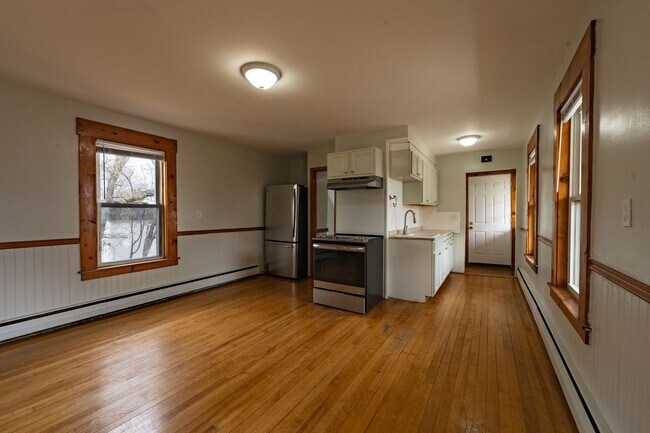 Building Photo - Spruce (294)