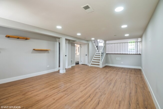 Building Photo - 15463 Diekman Ct