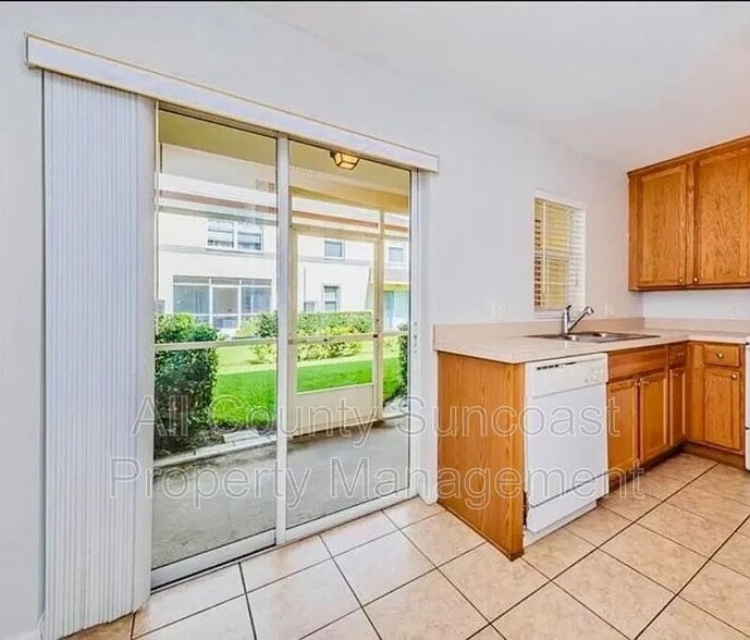 Building Photo - 3872 Mariner Dr