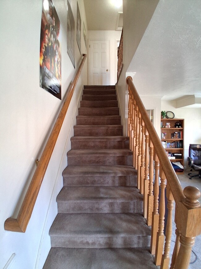 Building Photo - 565 N 300 E