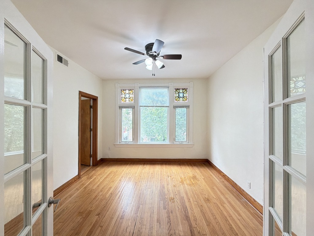 Building Photo - 1521 W Barry Ave