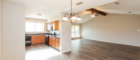 Building Photo - 7618 Creek Wood Dr