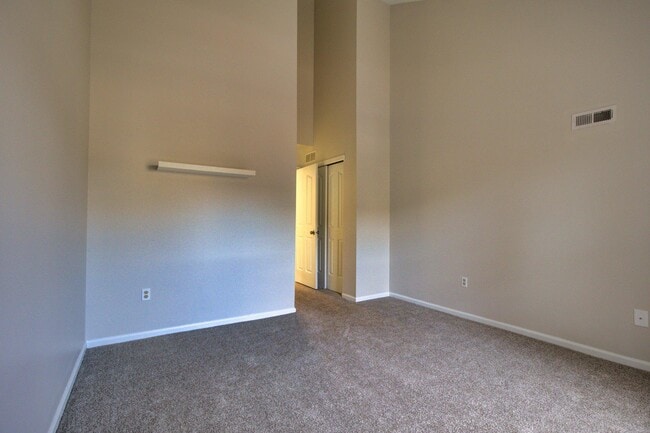 Building Photo - 1302 Foxmeadow Cir