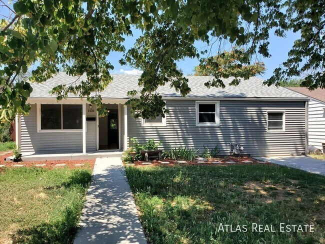 Primary Photo - 1131 Geneva St