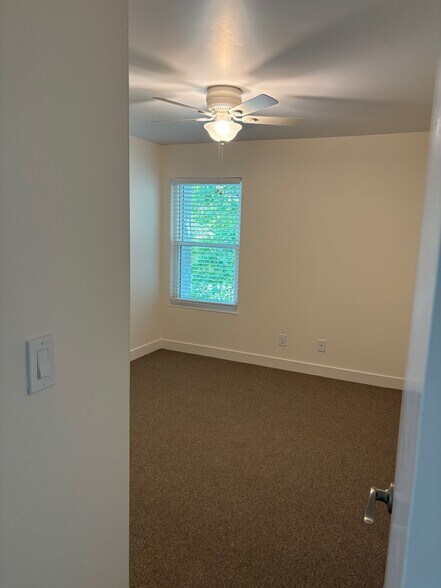 Building Photo - 951 Bancroft Rd