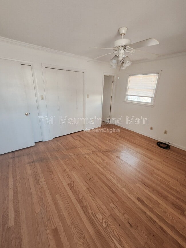 Building Photo - 52 Blake Dr