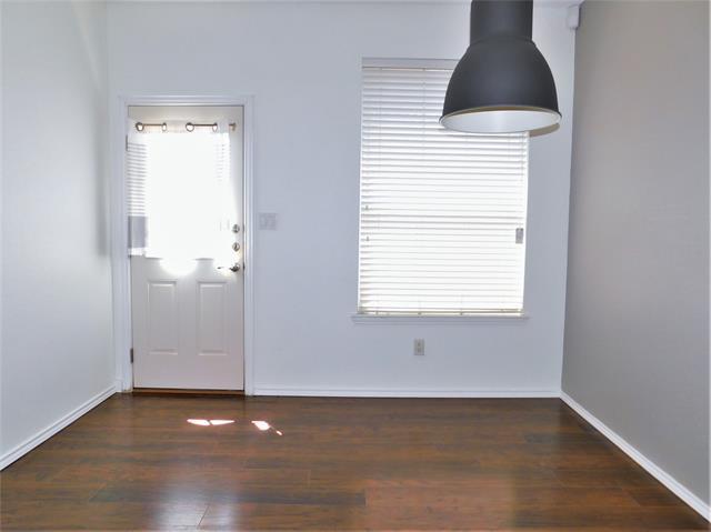 Building Photo - 717 Pace Dr