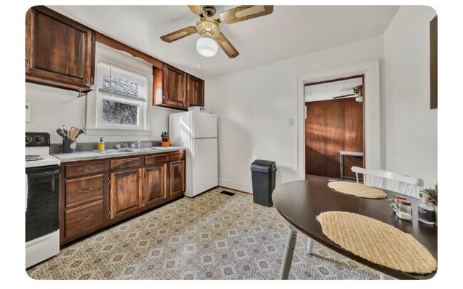 Building Photo - 1139 Ethel Rd SE