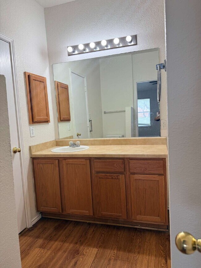 Building Photo - 603 Cypresscliff-