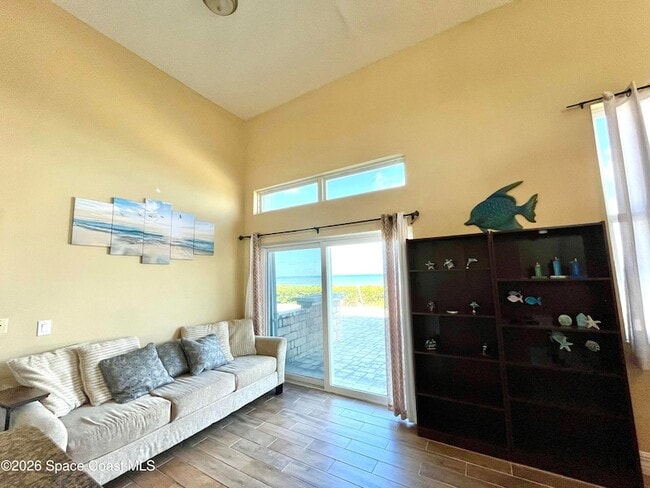 Building Photo - 799 Shell St