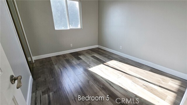 Building Photo - 132 E 104th St