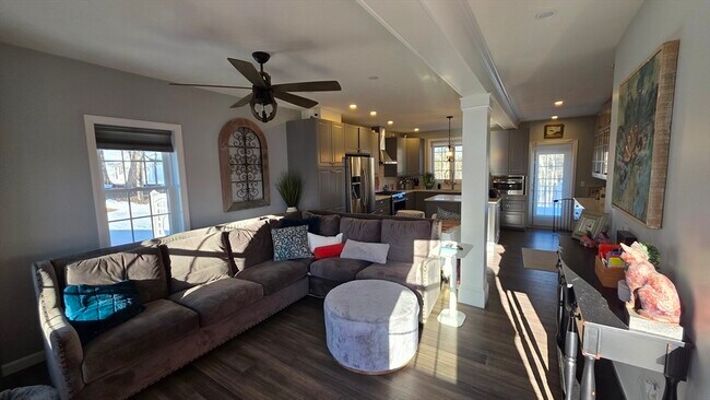 Building Photo - 533 Prospect St