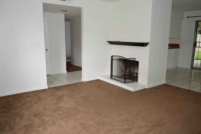 Building Photo - 514 S King St