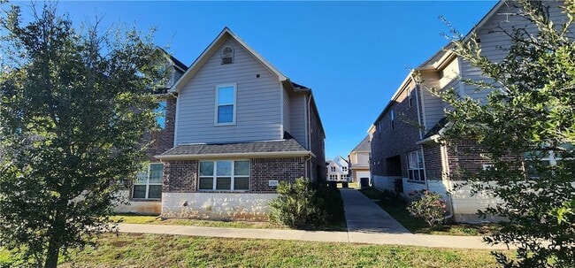 Building Photo - 2157 Big River St