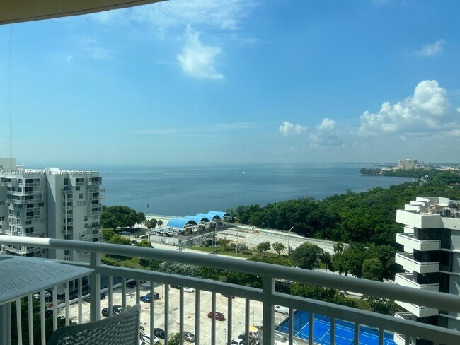 Building Photo - 2475 Brickell Ave